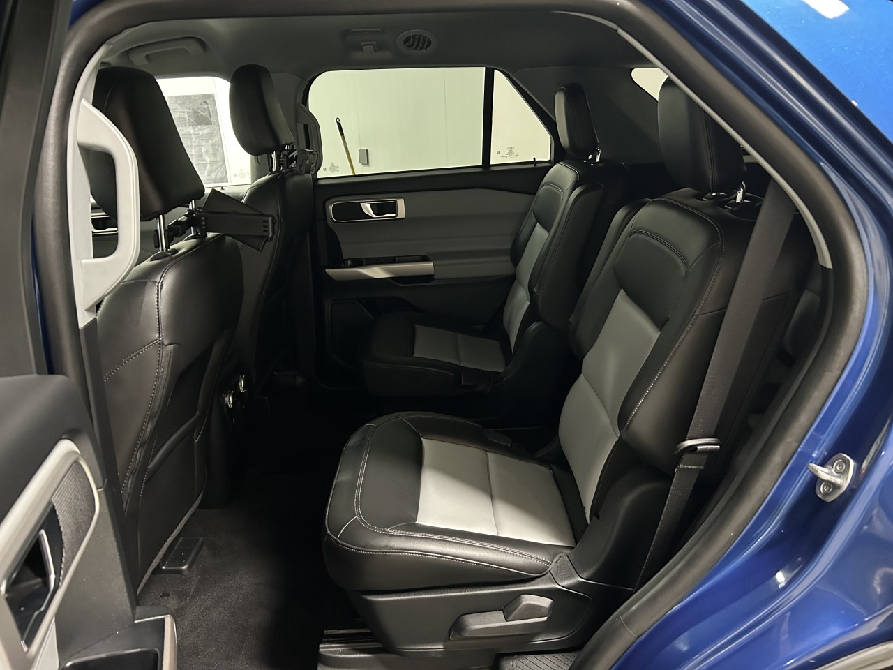 2023 Ford Explorer - Image 13