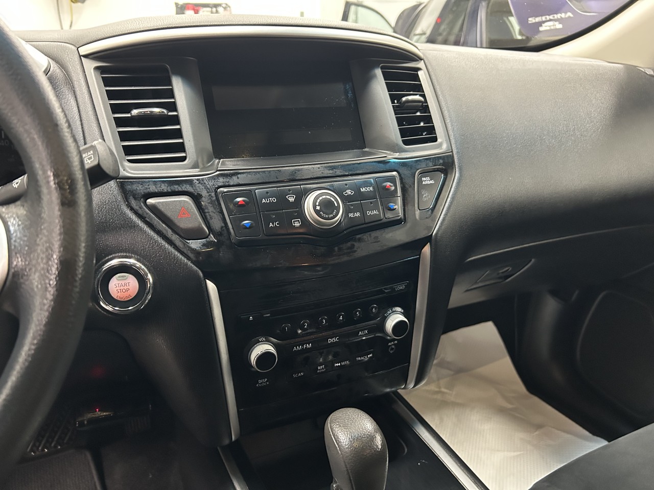 2015 Nissan Pathfinder - Image 10