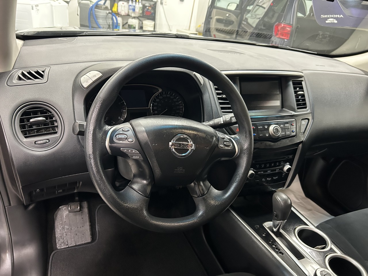 2015 Nissan Pathfinder - Image 11