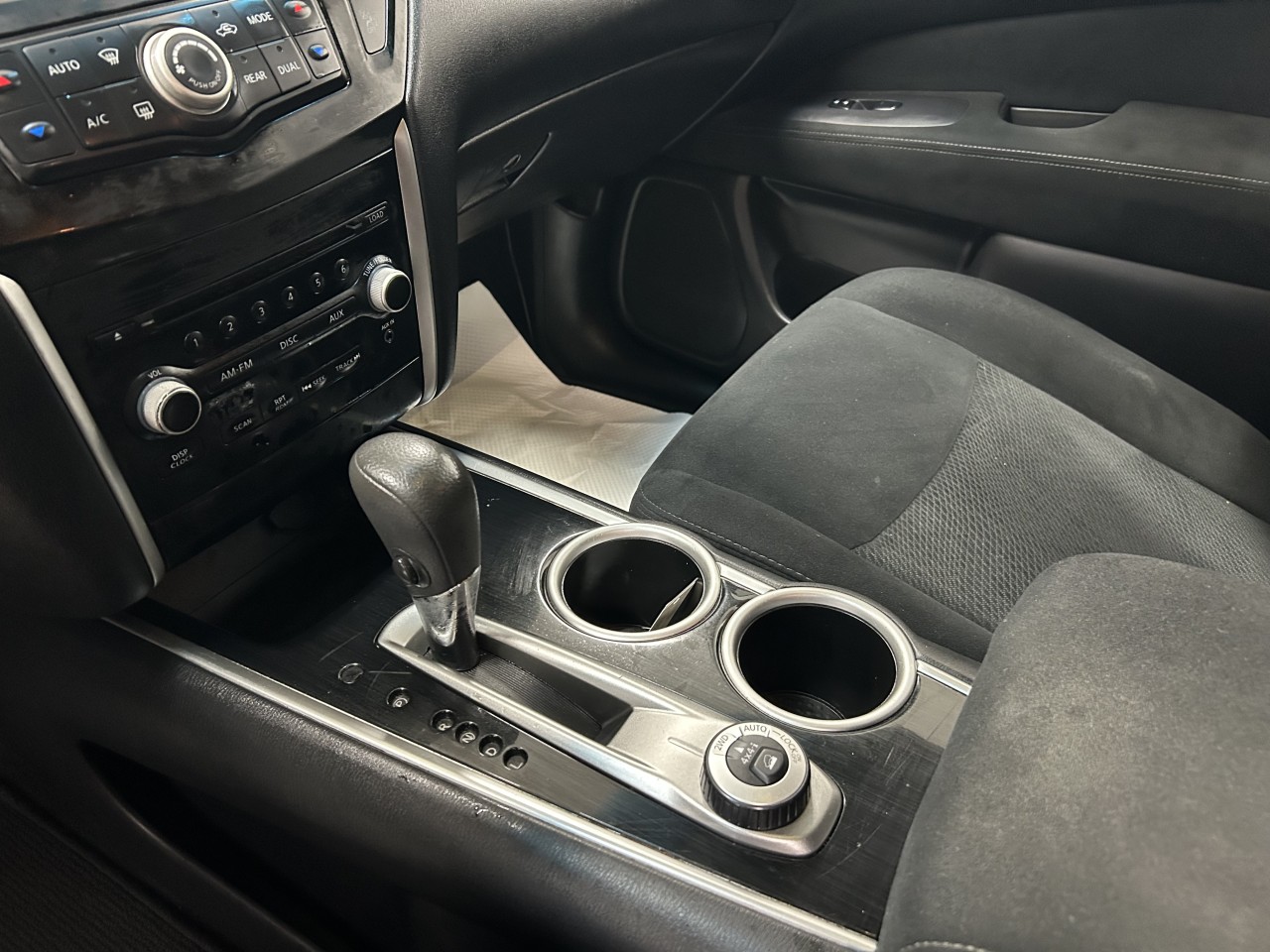 2015 Nissan Pathfinder - Image 13