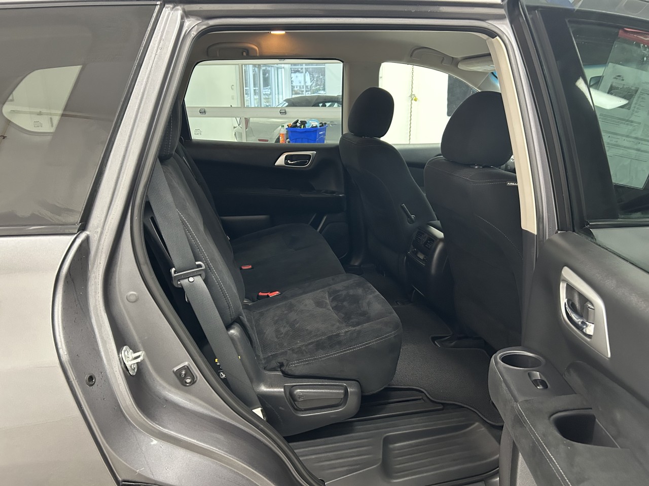 2015 Nissan Pathfinder - Image 14