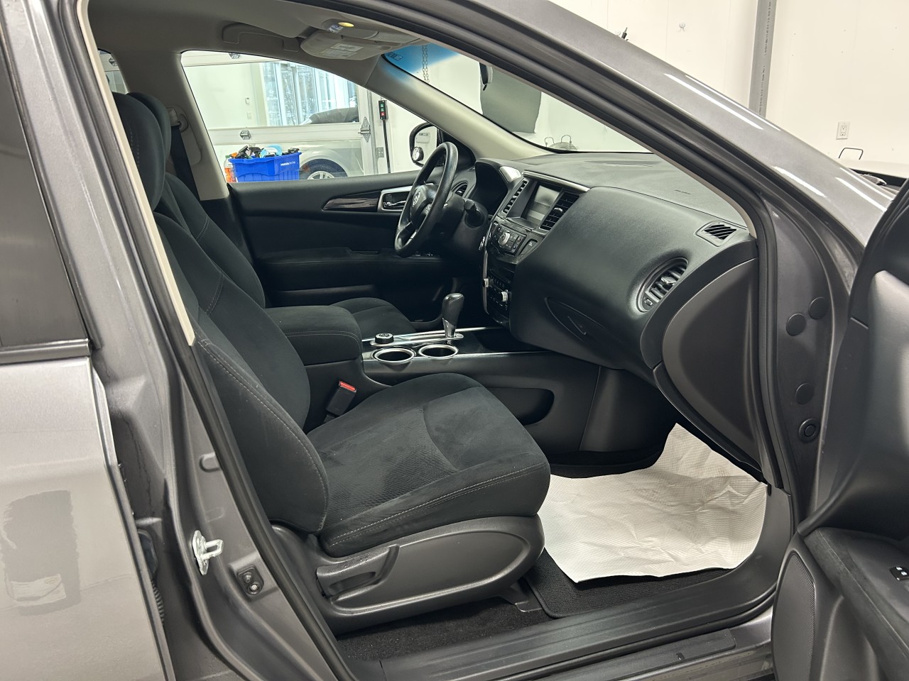 2015 Nissan Pathfinder - Image 18