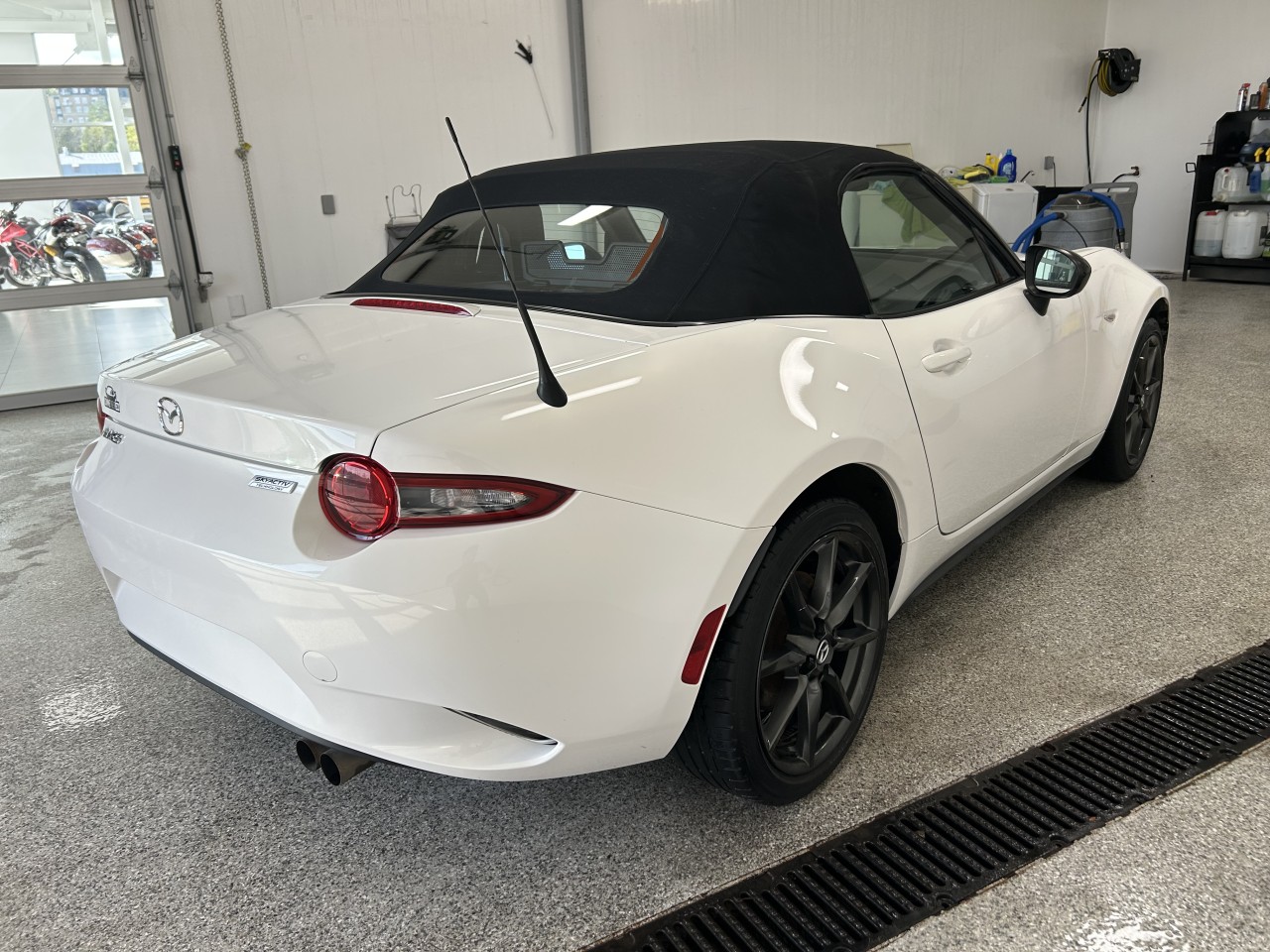 2017 Mazda MX-5 - Image 5