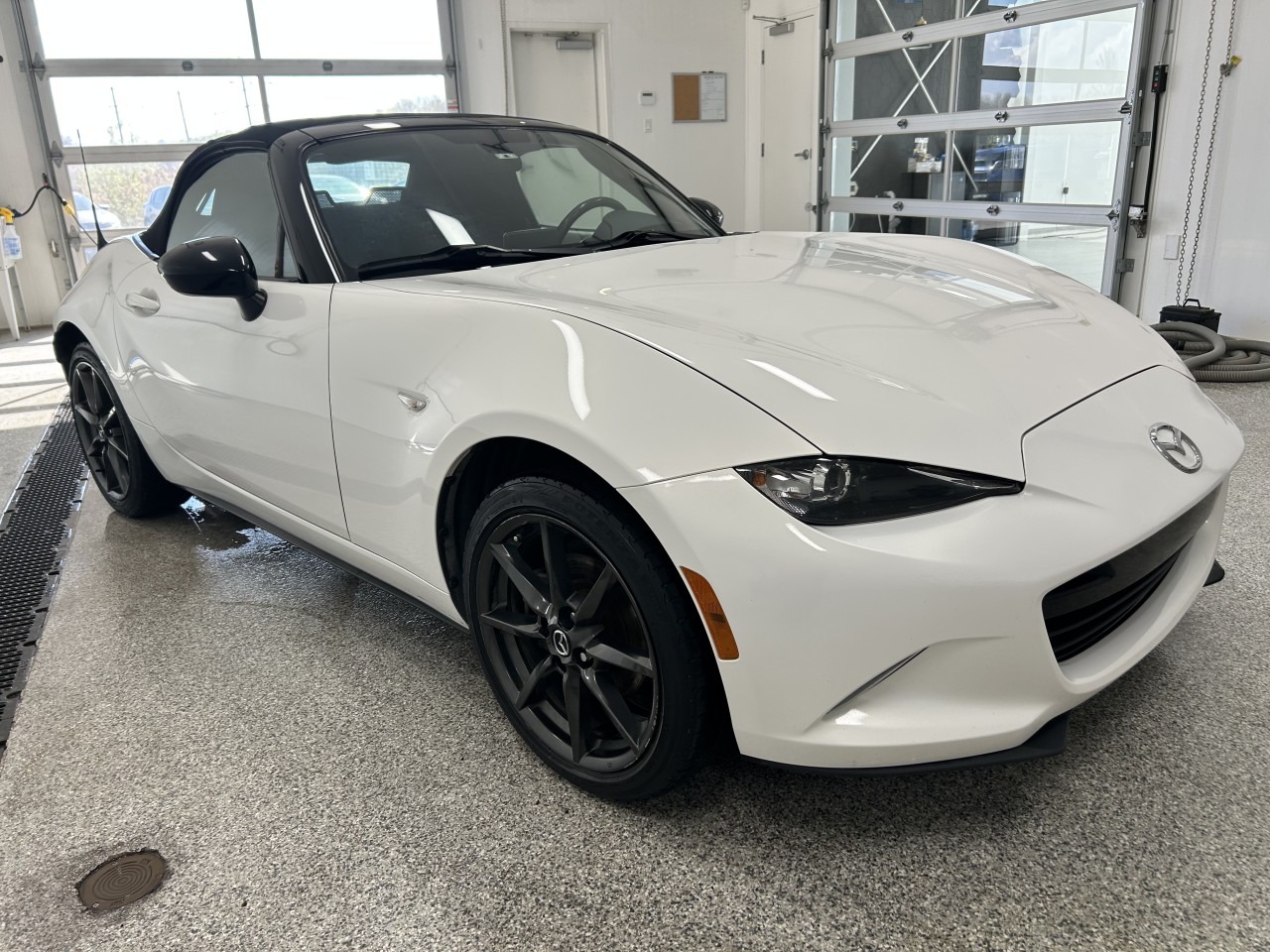 2017 Mazda MX-5 - Image 6