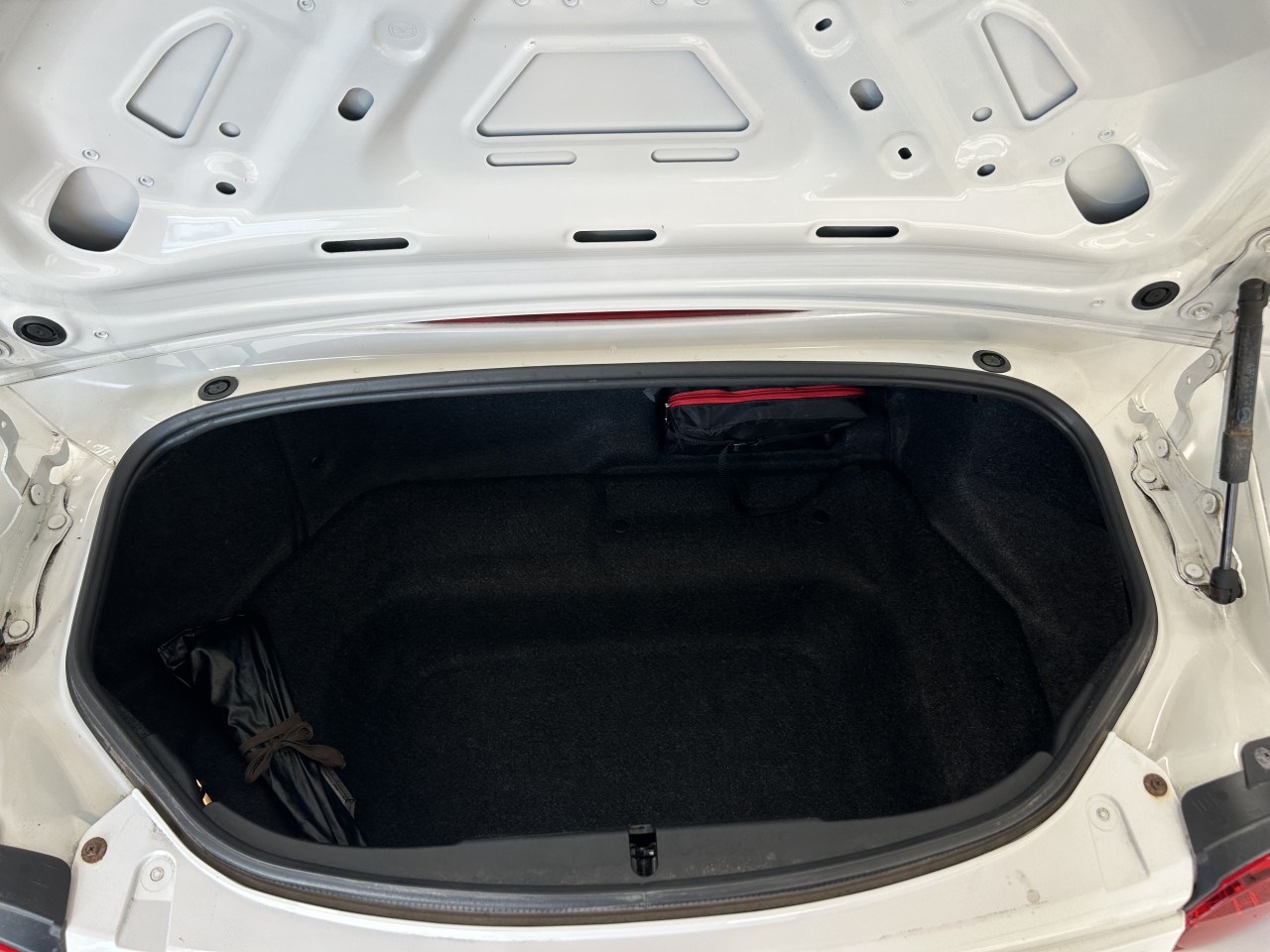 2017 Mazda MX-5 - Image 13