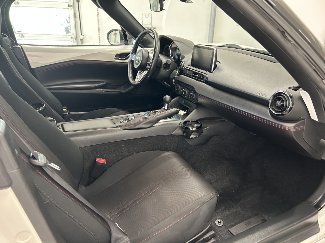 2017 Mazda MX-5 - Image 14