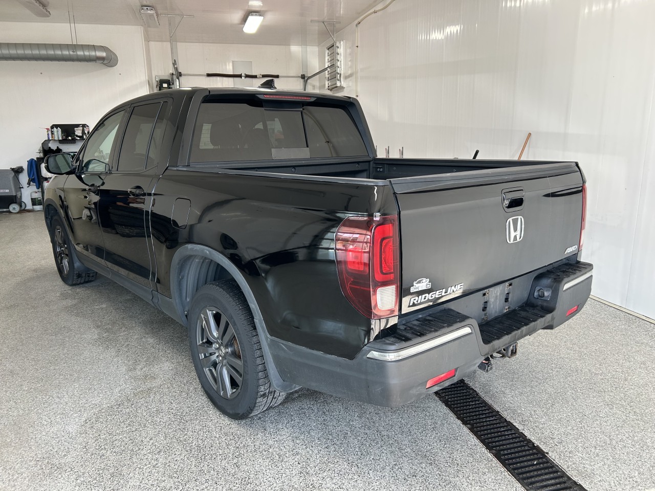 2019 Honda Ridgeline - Image 4