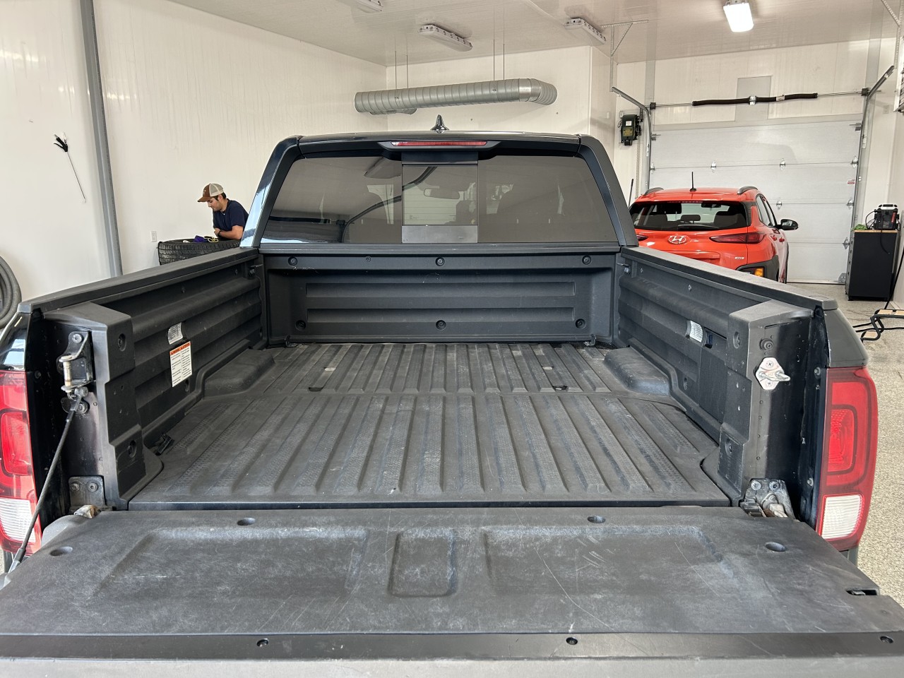 2019 Honda Ridgeline - Image 16