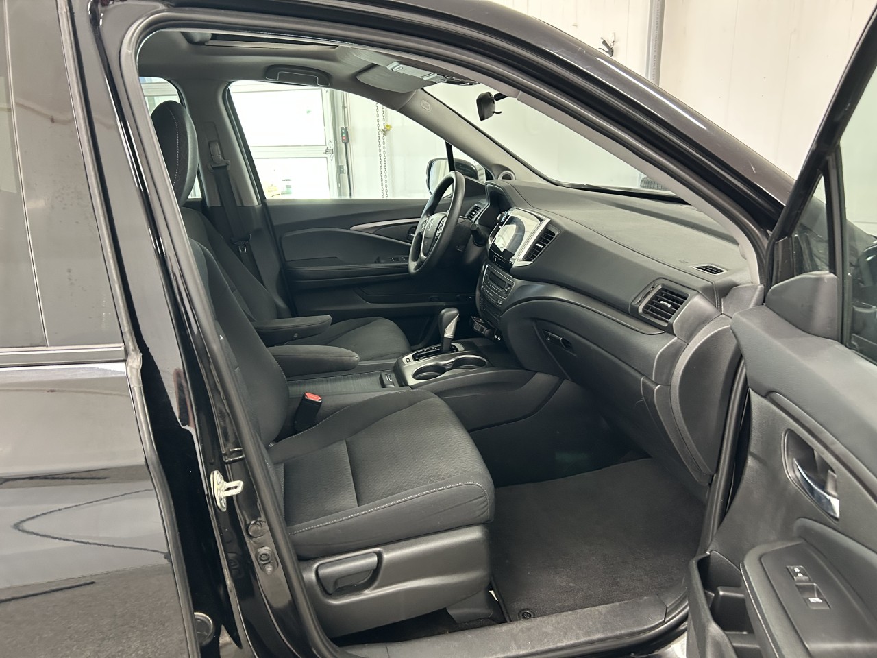 2019 Honda Ridgeline - Image 18