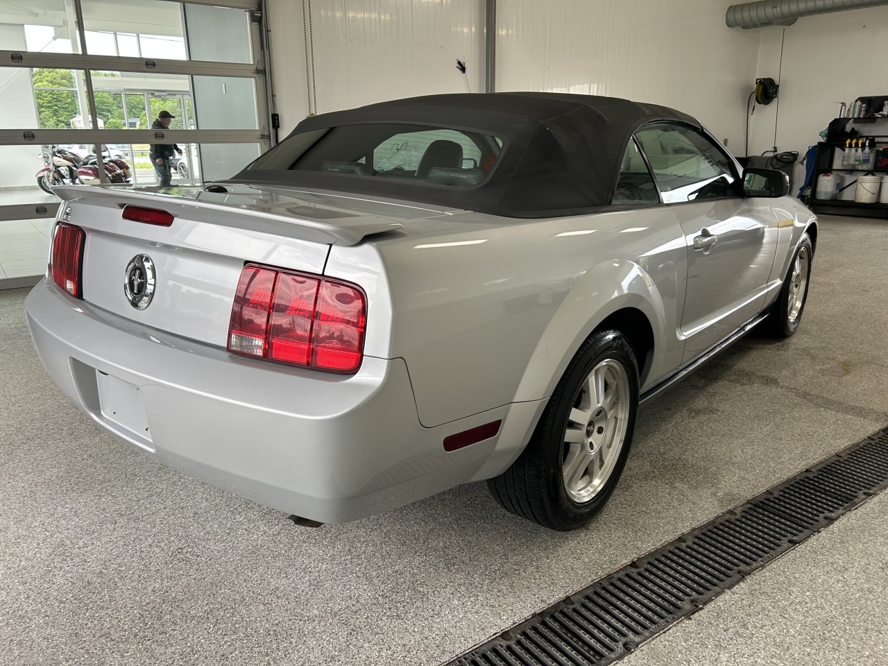 2007 Ford Mustang - Image 6