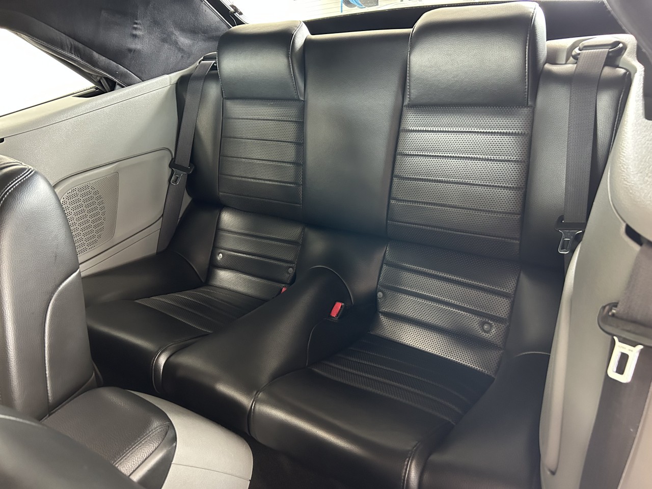 2007 Ford Mustang - Image 11