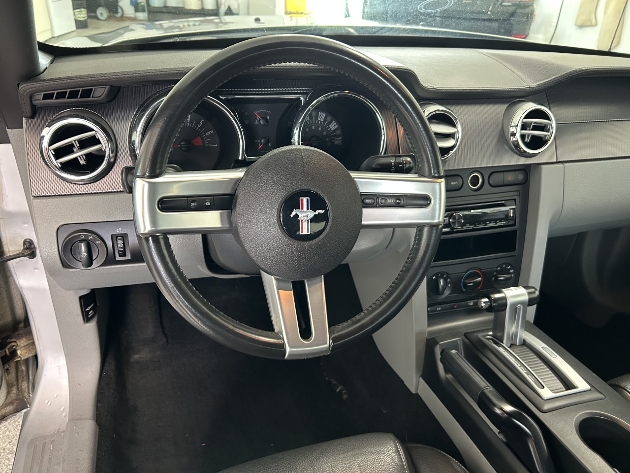 2007 Ford Mustang - Image 12