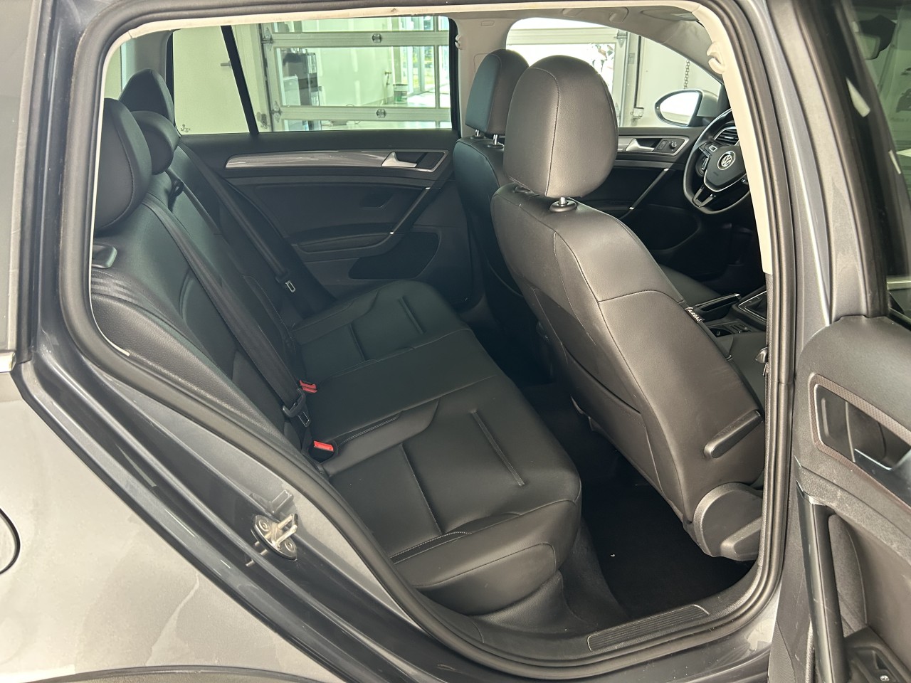 2019 Volkswagen Golf Alltrack - Image 14