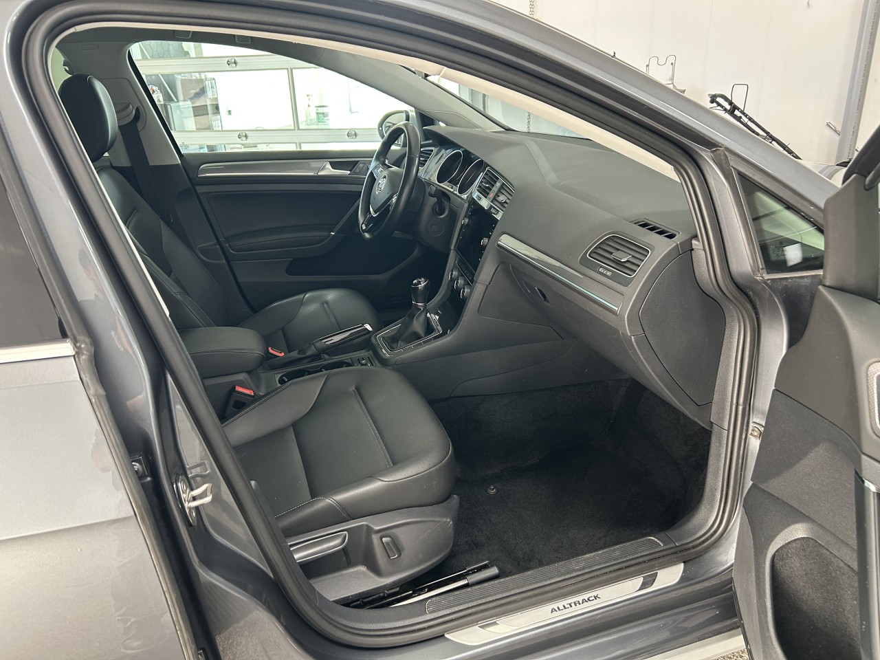 2019 Volkswagen Golf Alltrack - Image 17