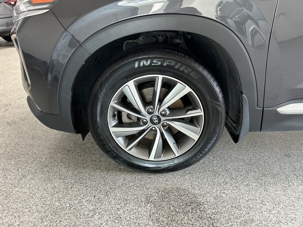 2020 Hyundai Santa Fe - Image 2