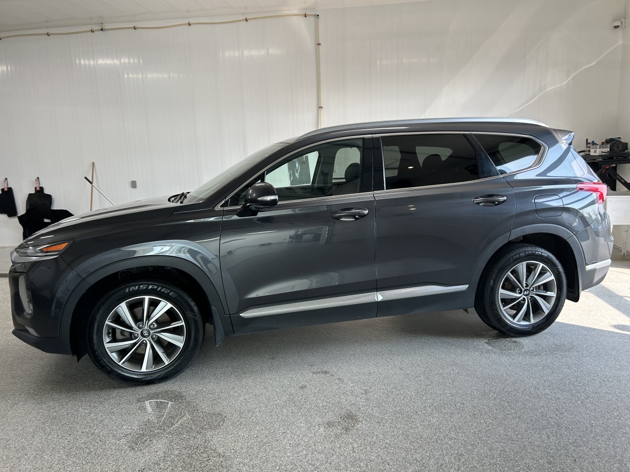 2020 Hyundai Santa Fe - Image 3