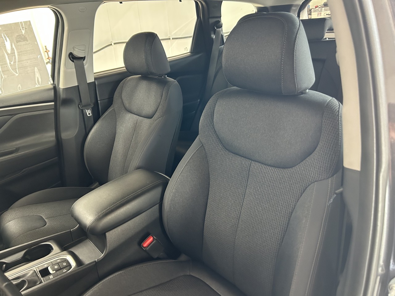 2020 Hyundai Santa Fe - Image 10