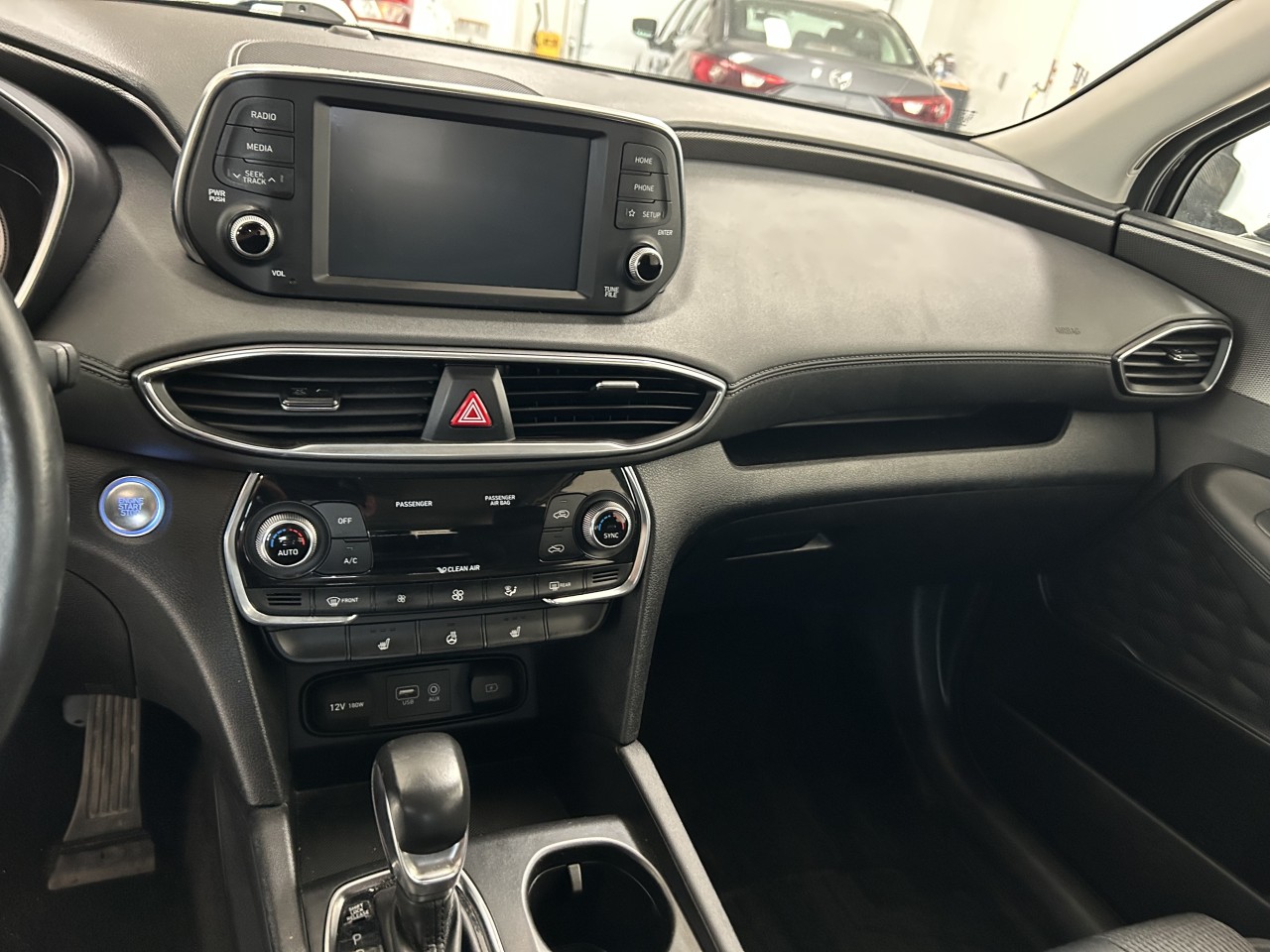 2020 Hyundai Santa Fe - Image 12