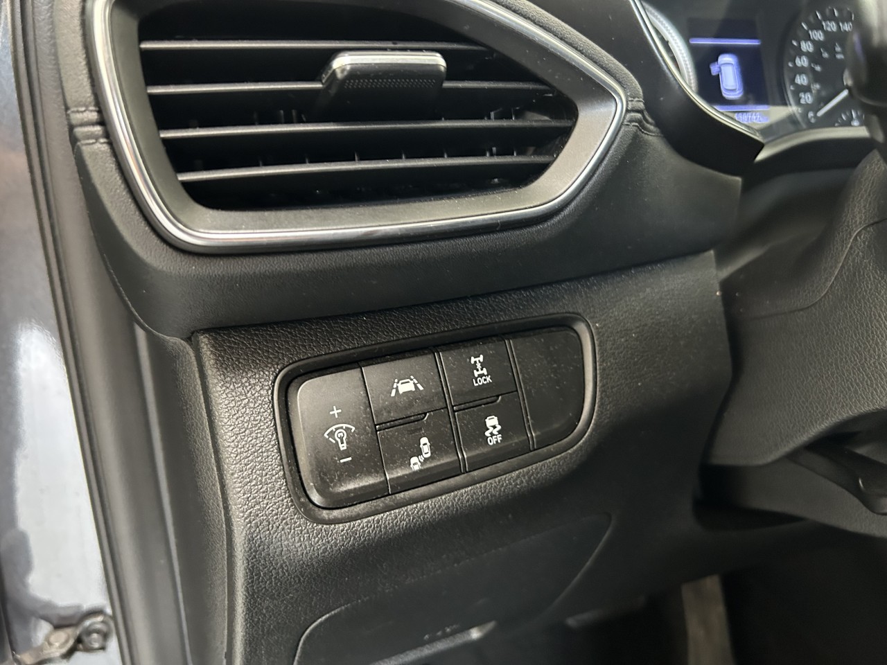 2020 Hyundai Santa Fe - Image 14