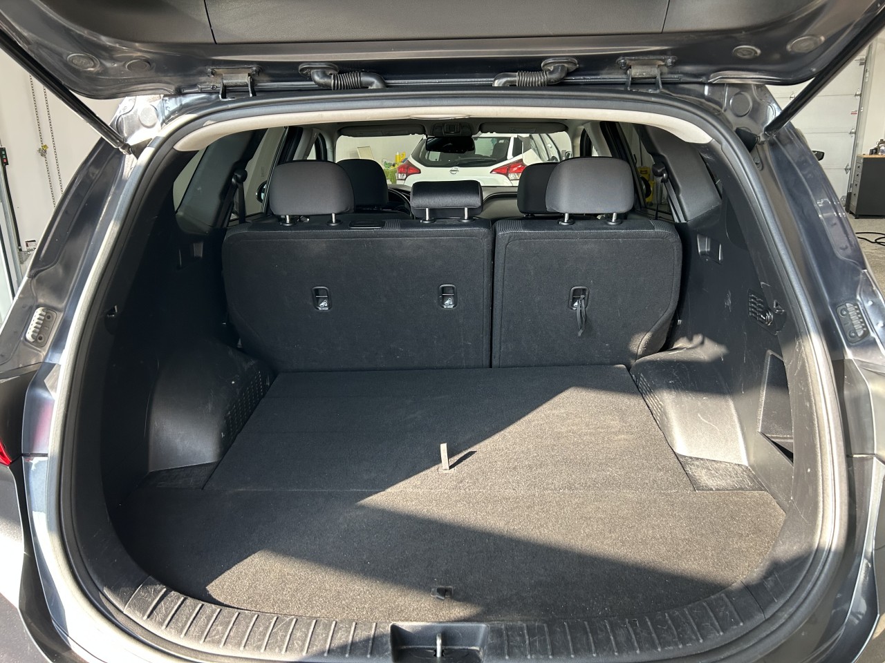 2020 Hyundai Santa Fe - Image 16