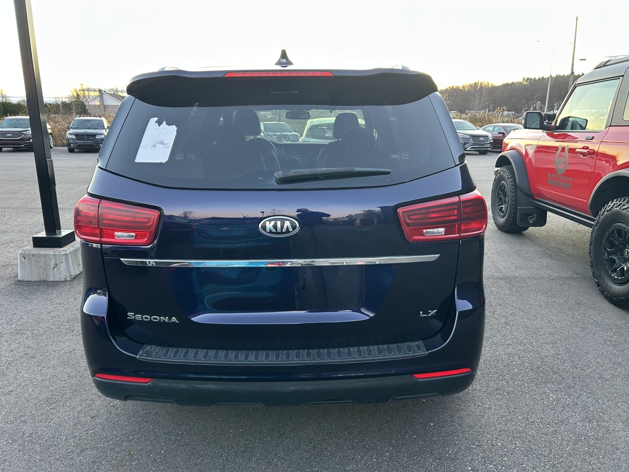 2020 Kia Sedona - Image 4