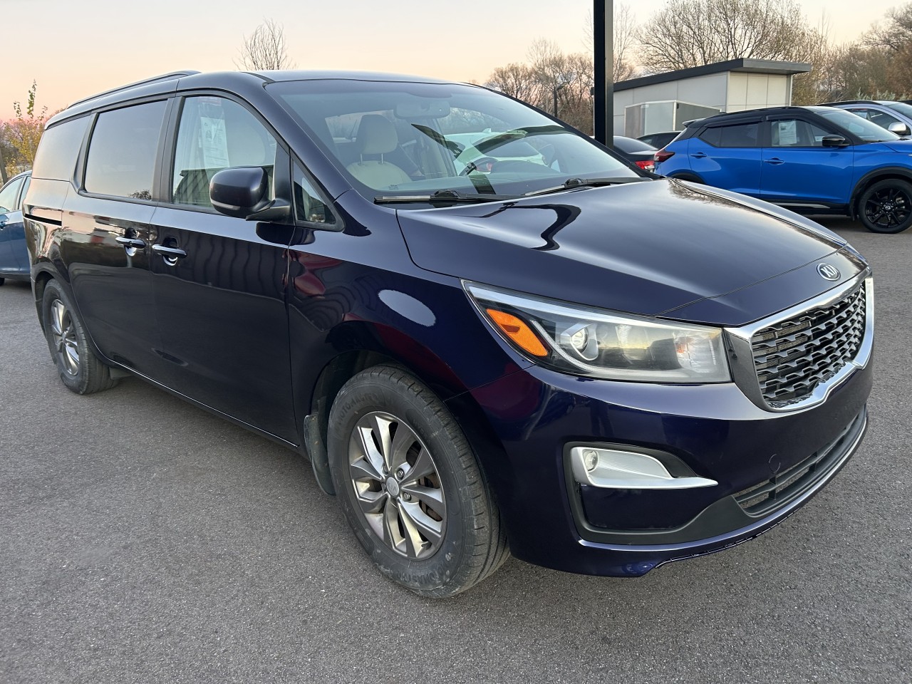 2020 Kia Sedona - Image 5