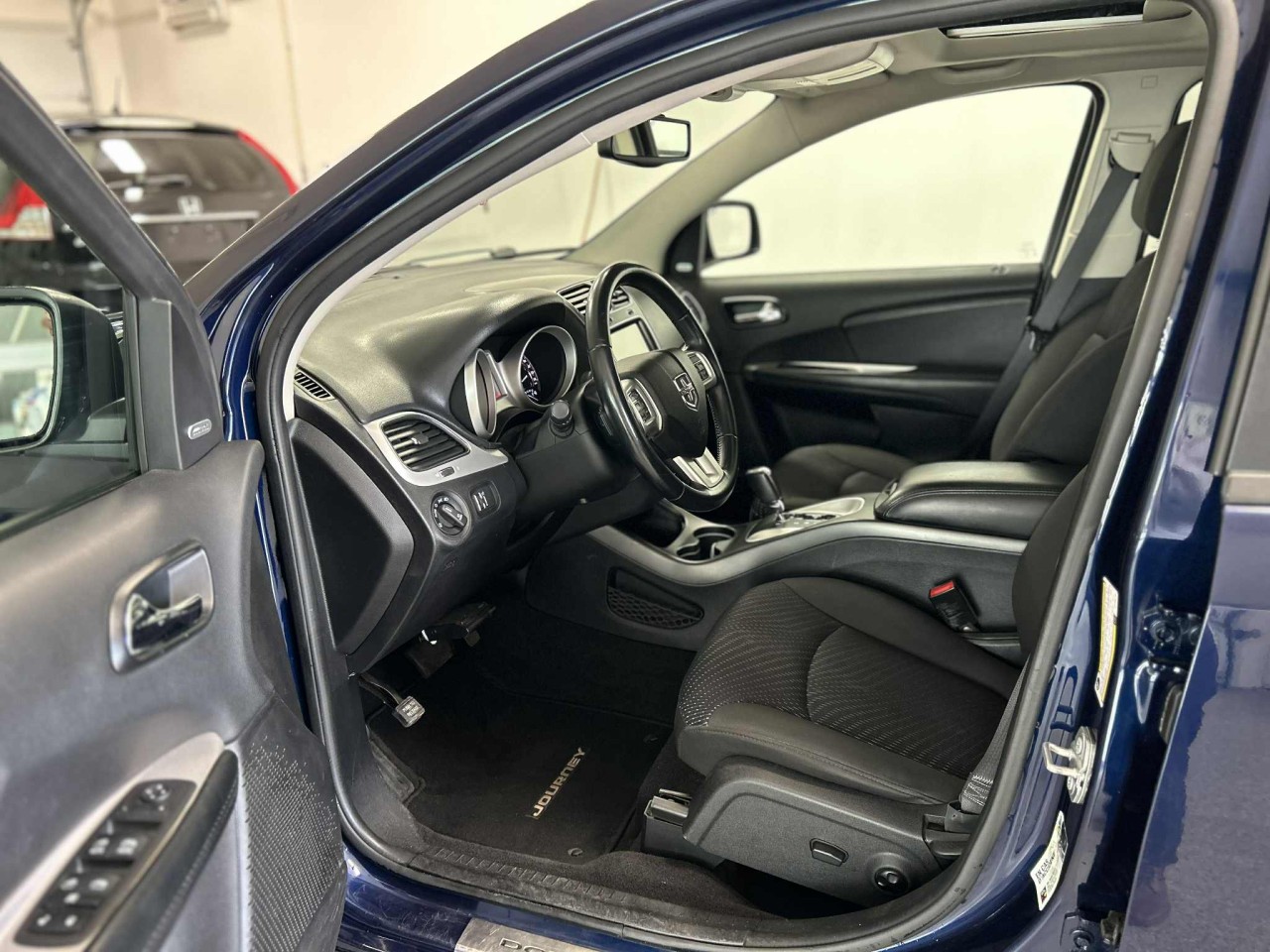 2017 Dodge Journey - Image 8