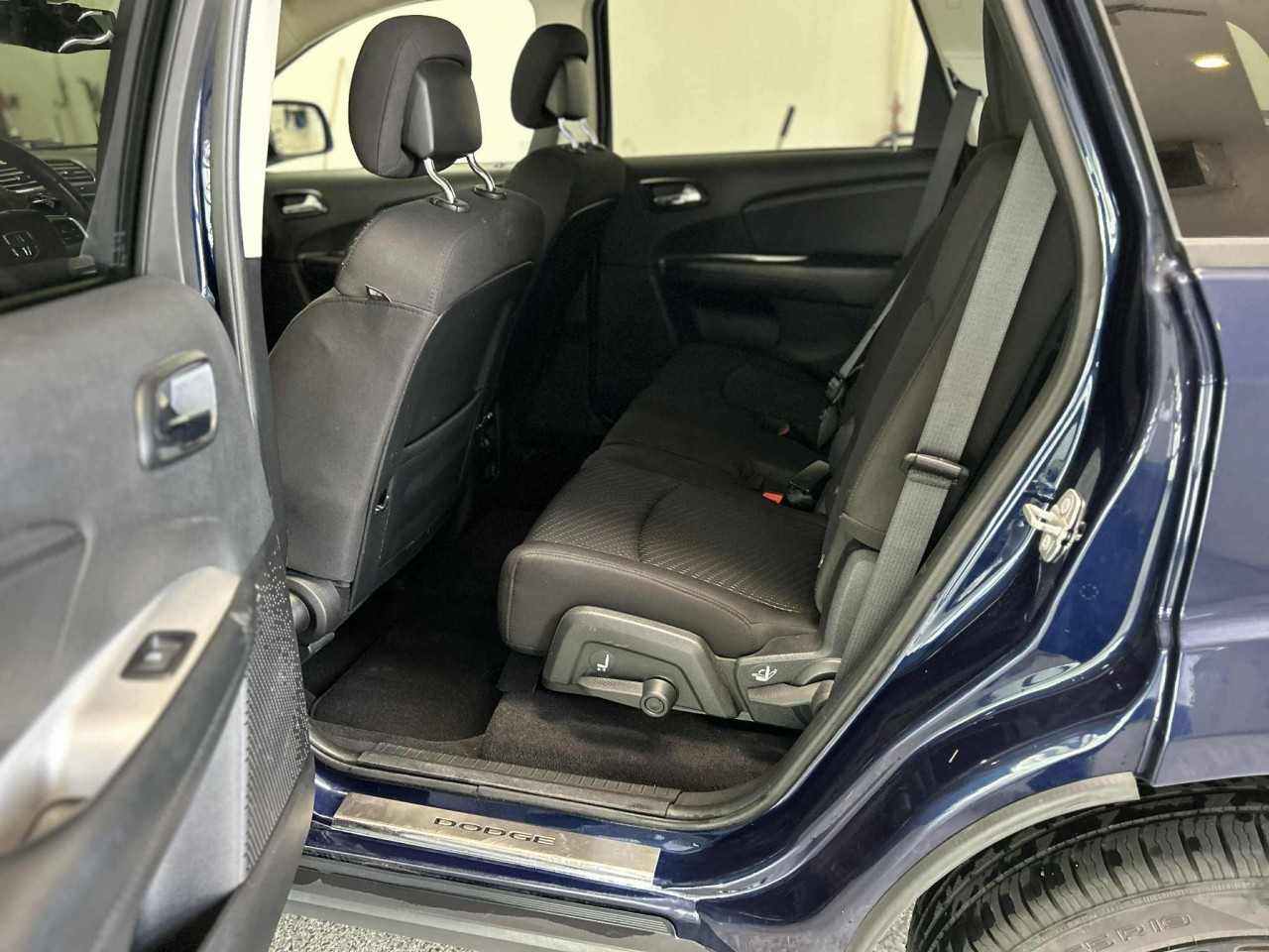 2017 Dodge Journey - Image 10