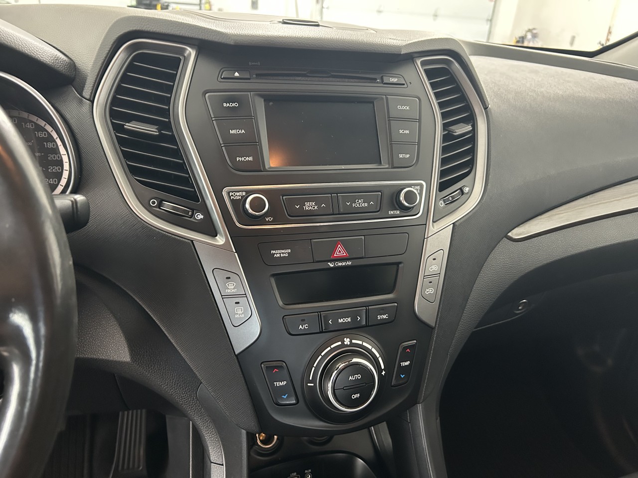 2017 Hyundai Santa Fe Sport - Image 11