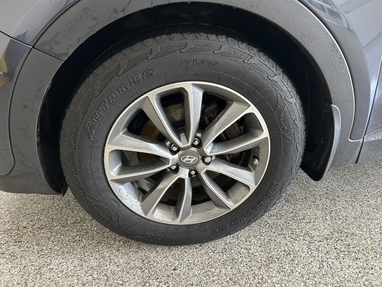 2018 Hyundai Santa Fe XL - Image 2