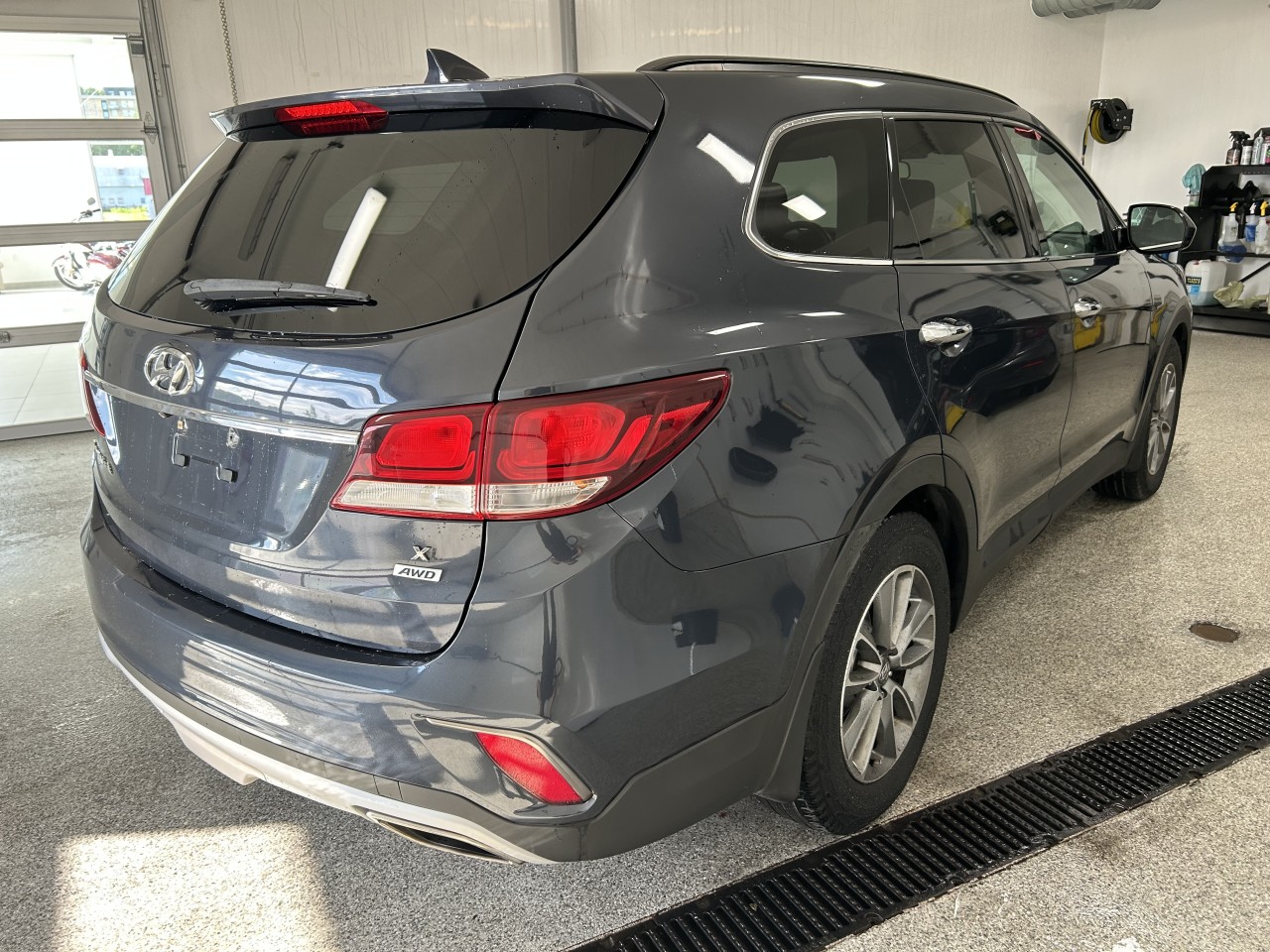 2018 Hyundai Santa Fe XL - Image 6