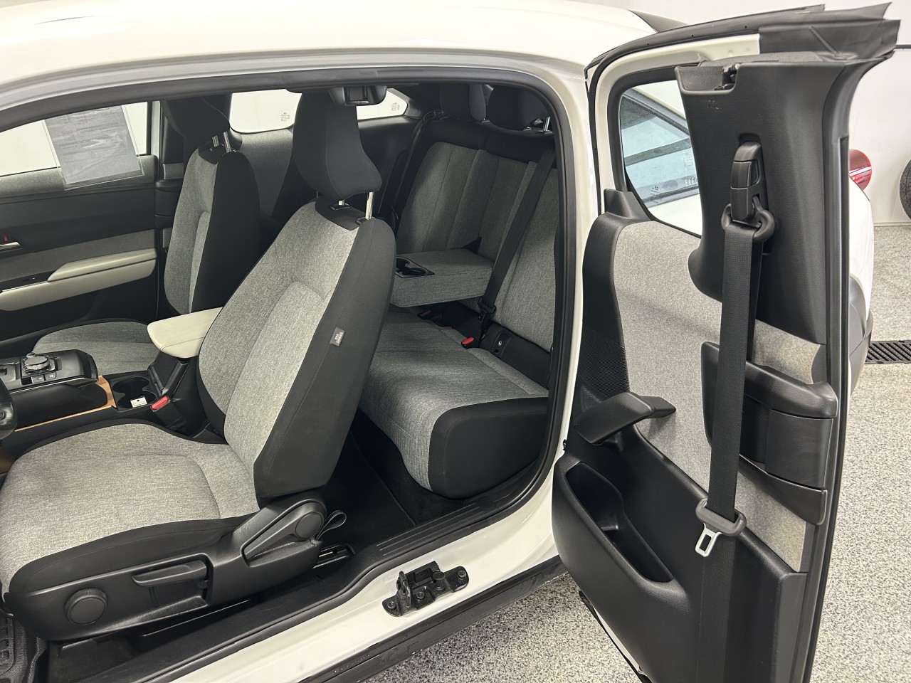 2022 Mazda MX-30 électrique - Image 13