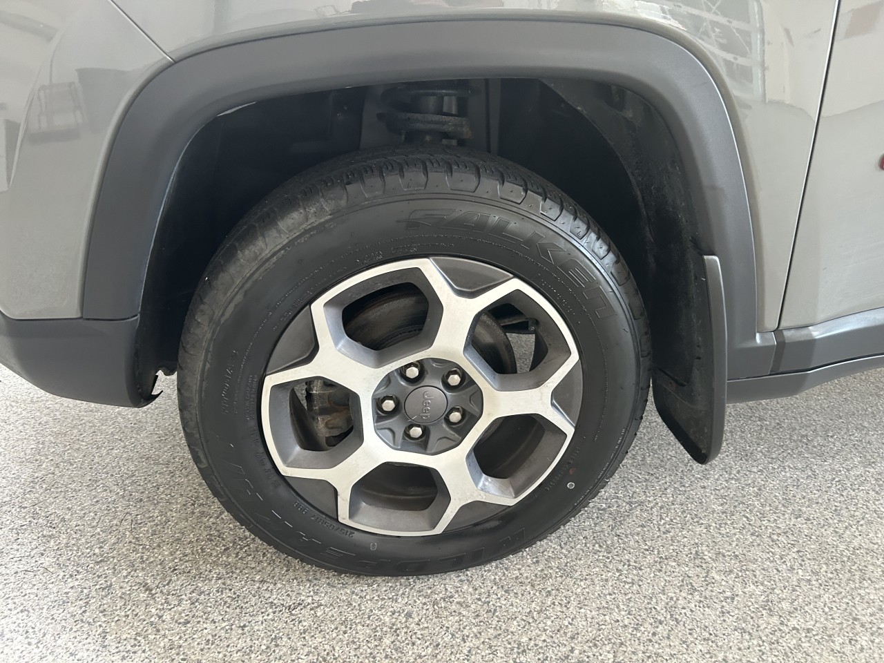 2022 Jeep Compass - Image 2