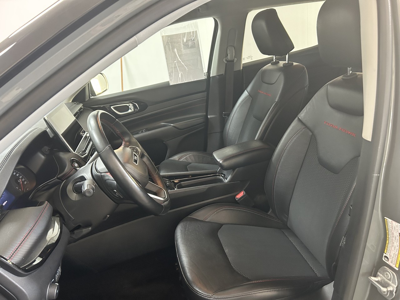 2022 Jeep Compass - Image 9