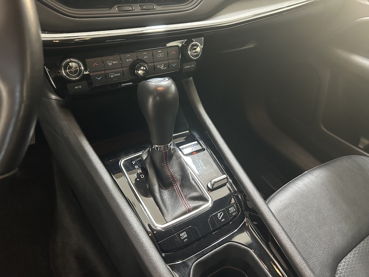 2022 Jeep Compass - Image 14