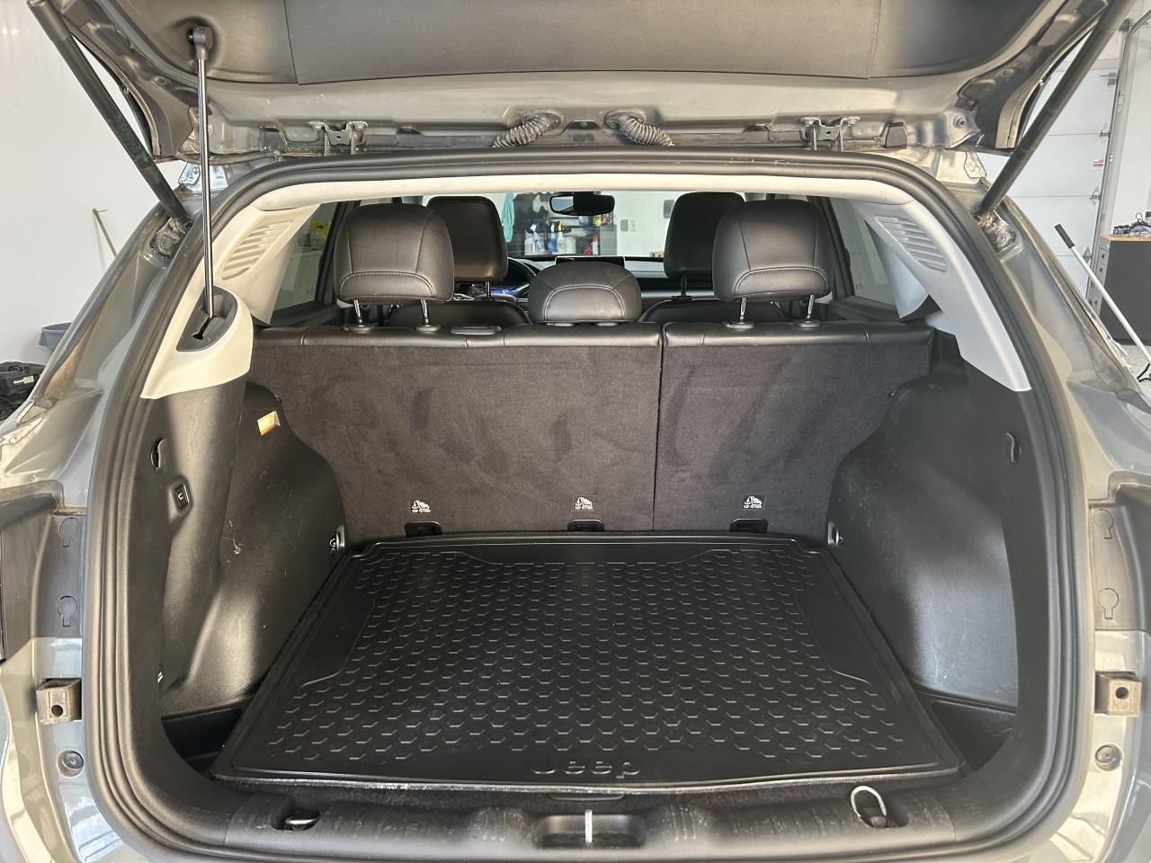 2022 Jeep Compass - Image 15