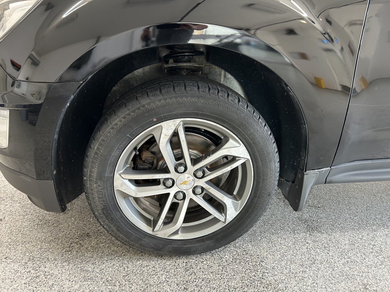 2017 Chevrolet Equinox - Image 3