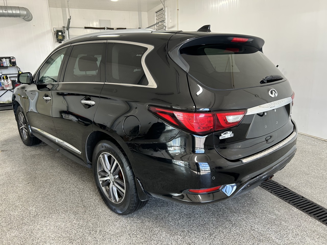 2017 INFINITI QX60 - Image 5