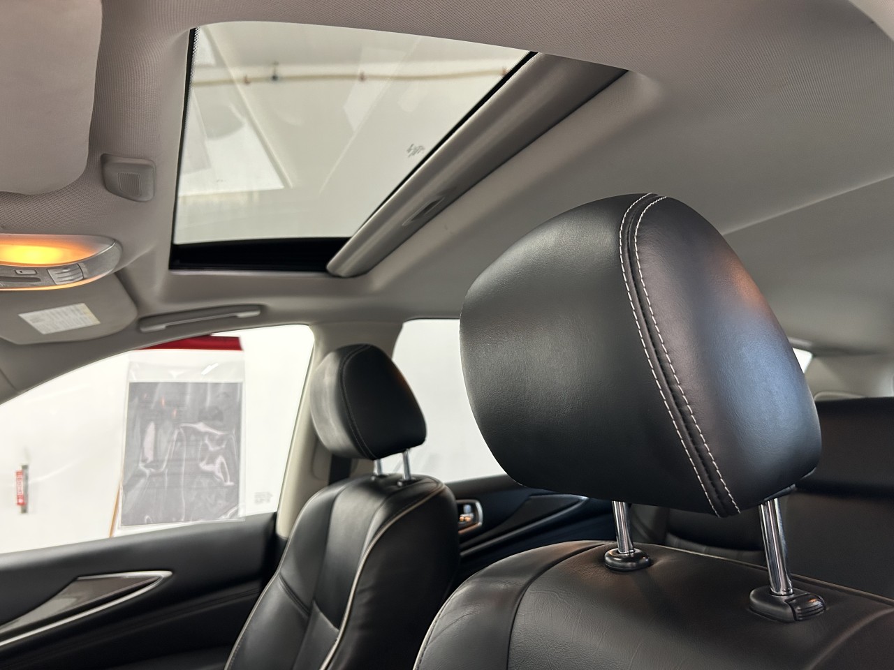 2017 INFINITI QX60 - Image 10