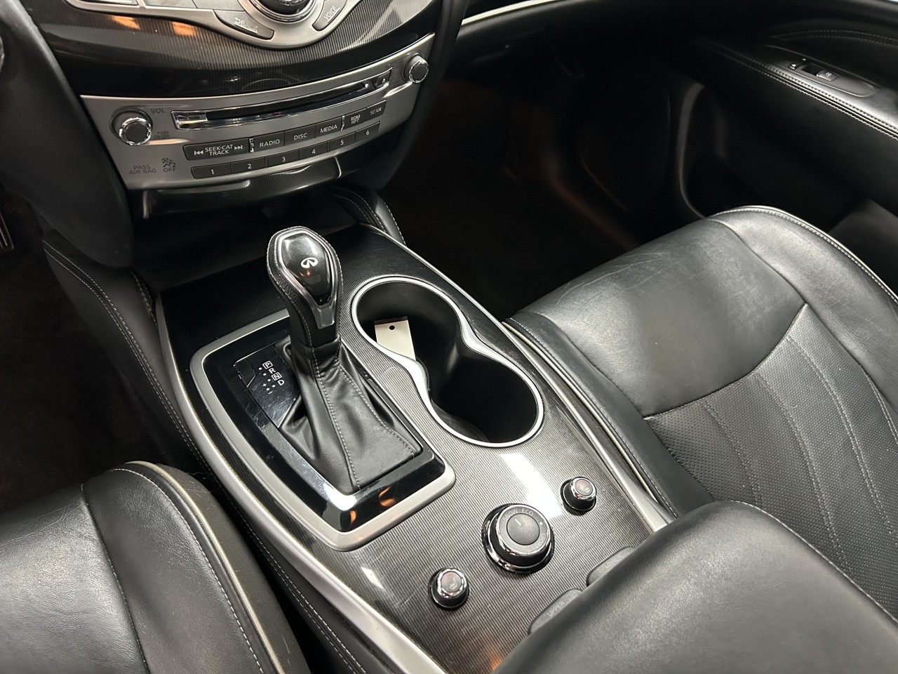 2017 INFINITI QX60 - Image 13