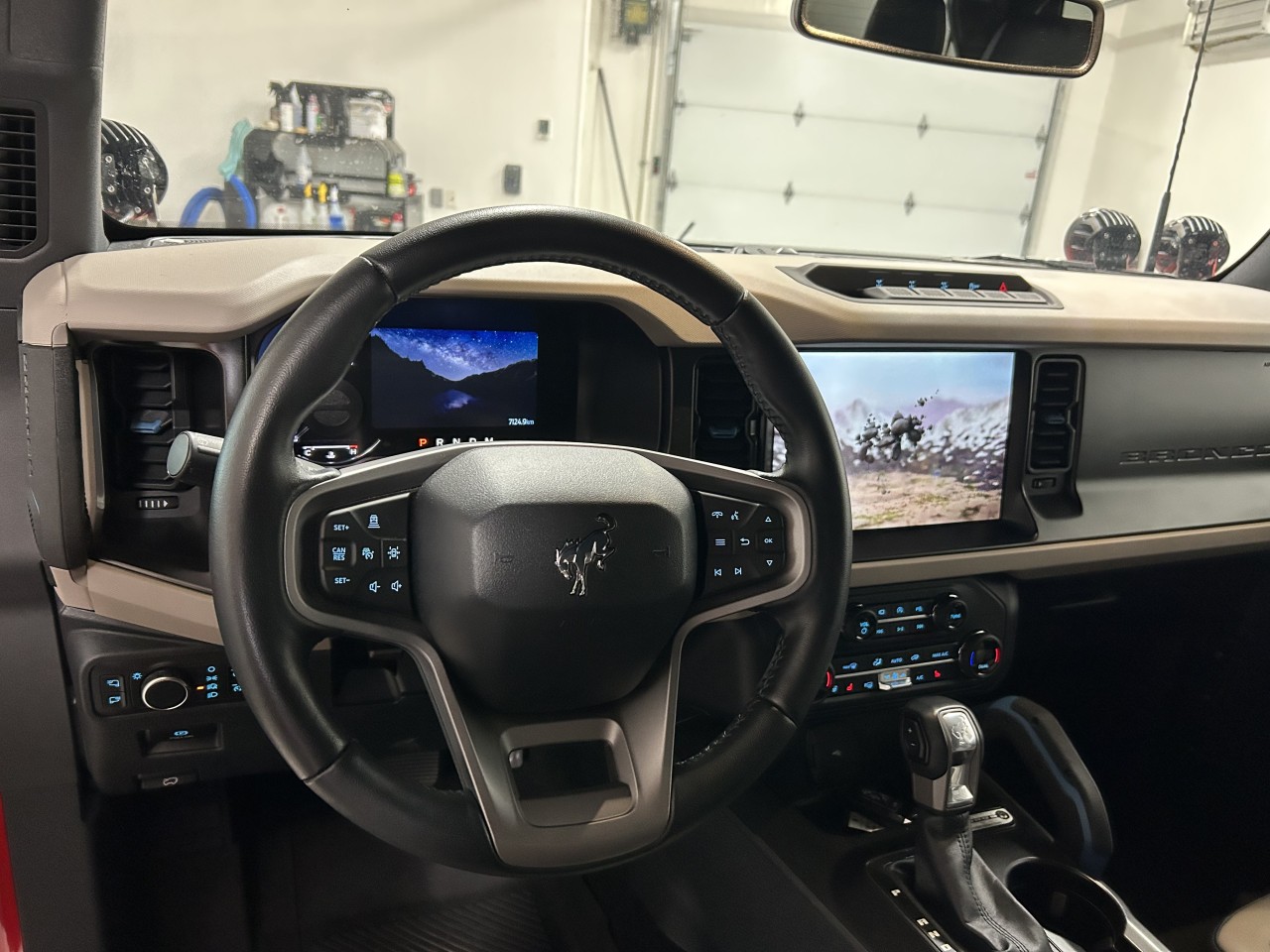 2021 Ford Bronco - Image 12