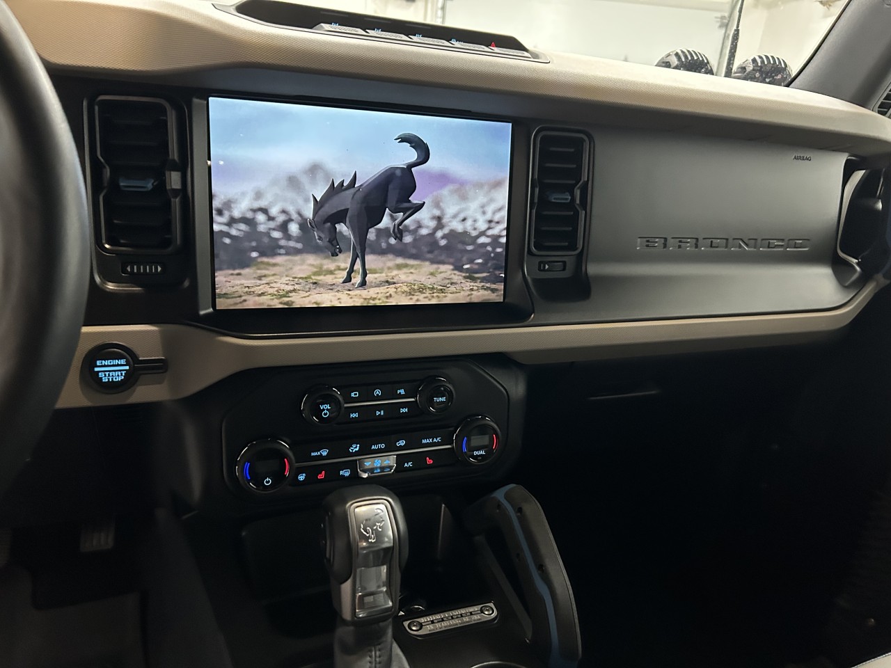 2021 Ford Bronco - Image 13