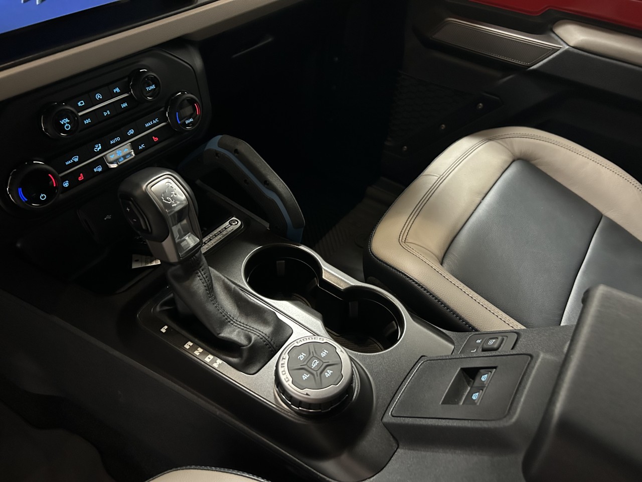 2021 Ford Bronco - Image 14