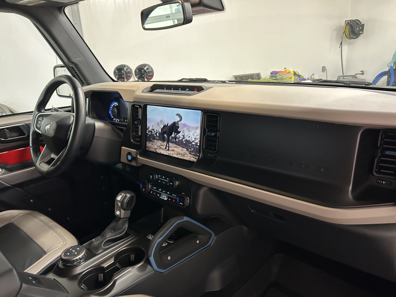 2021 Ford Bronco - Image 20