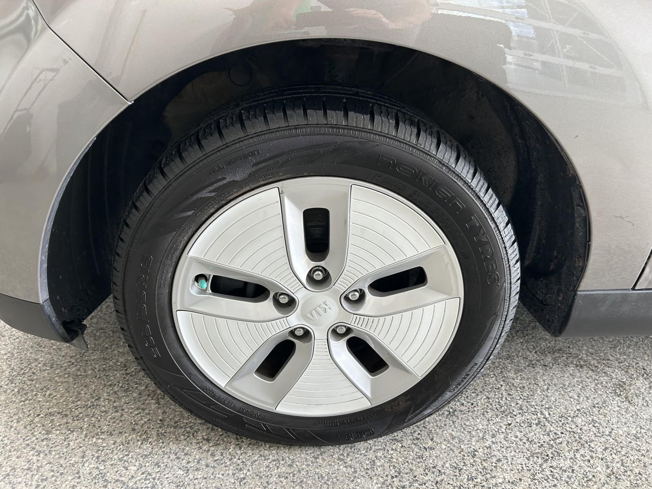 2016 Kia Soul EV - Image 2