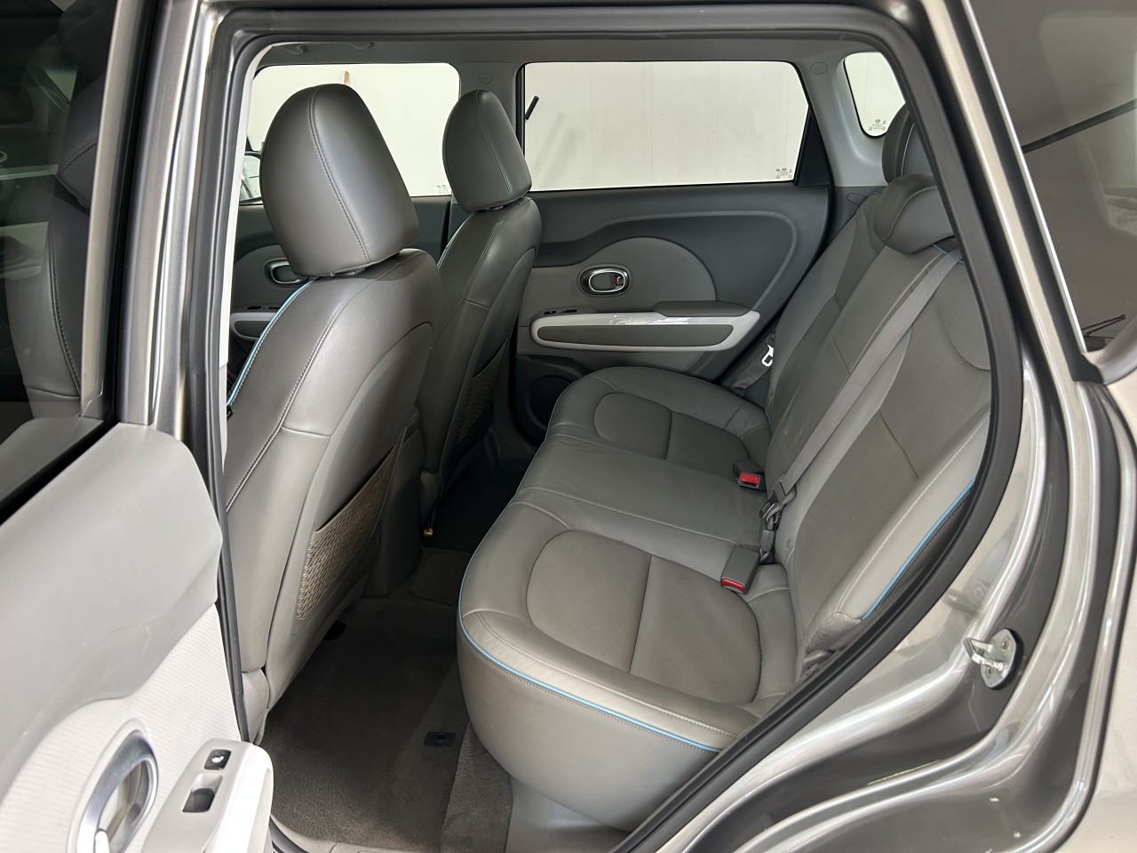 2016 Kia Soul EV - Image 13