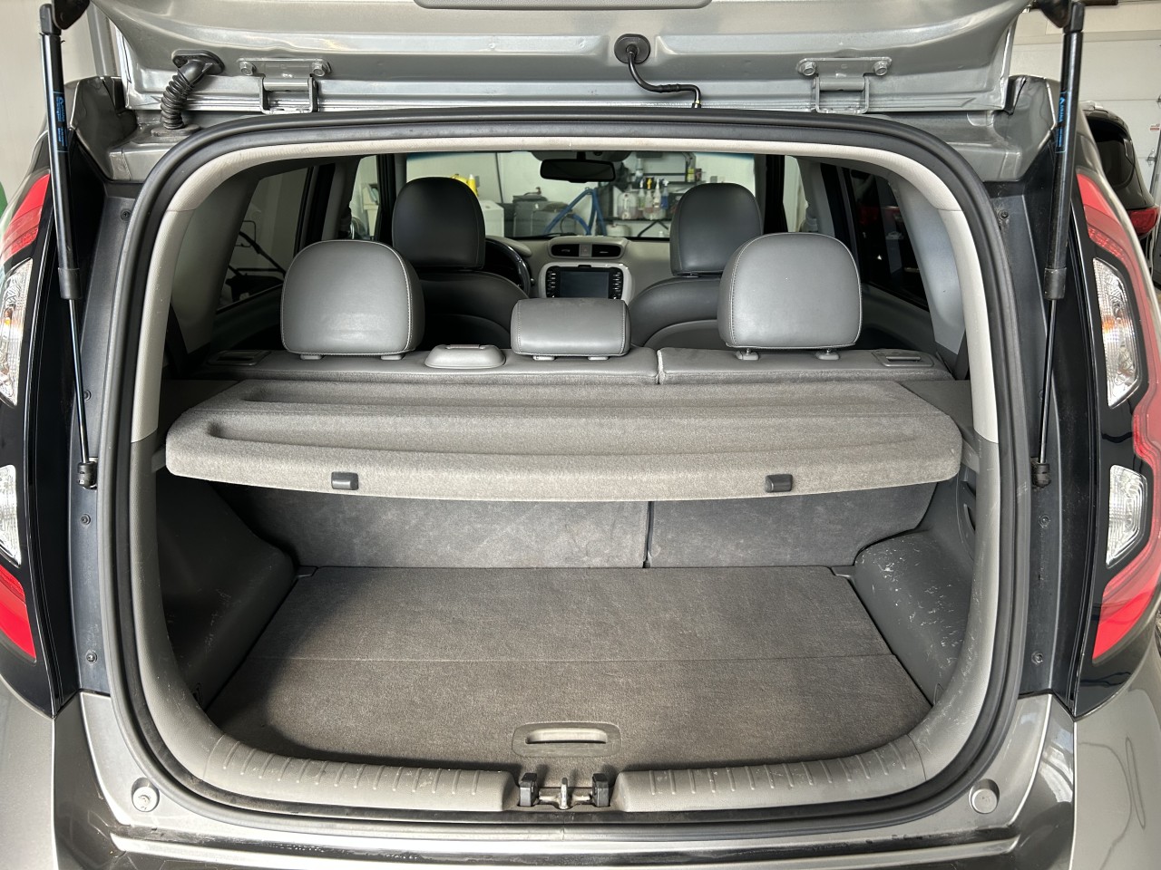 2016 Kia Soul EV - Image 14