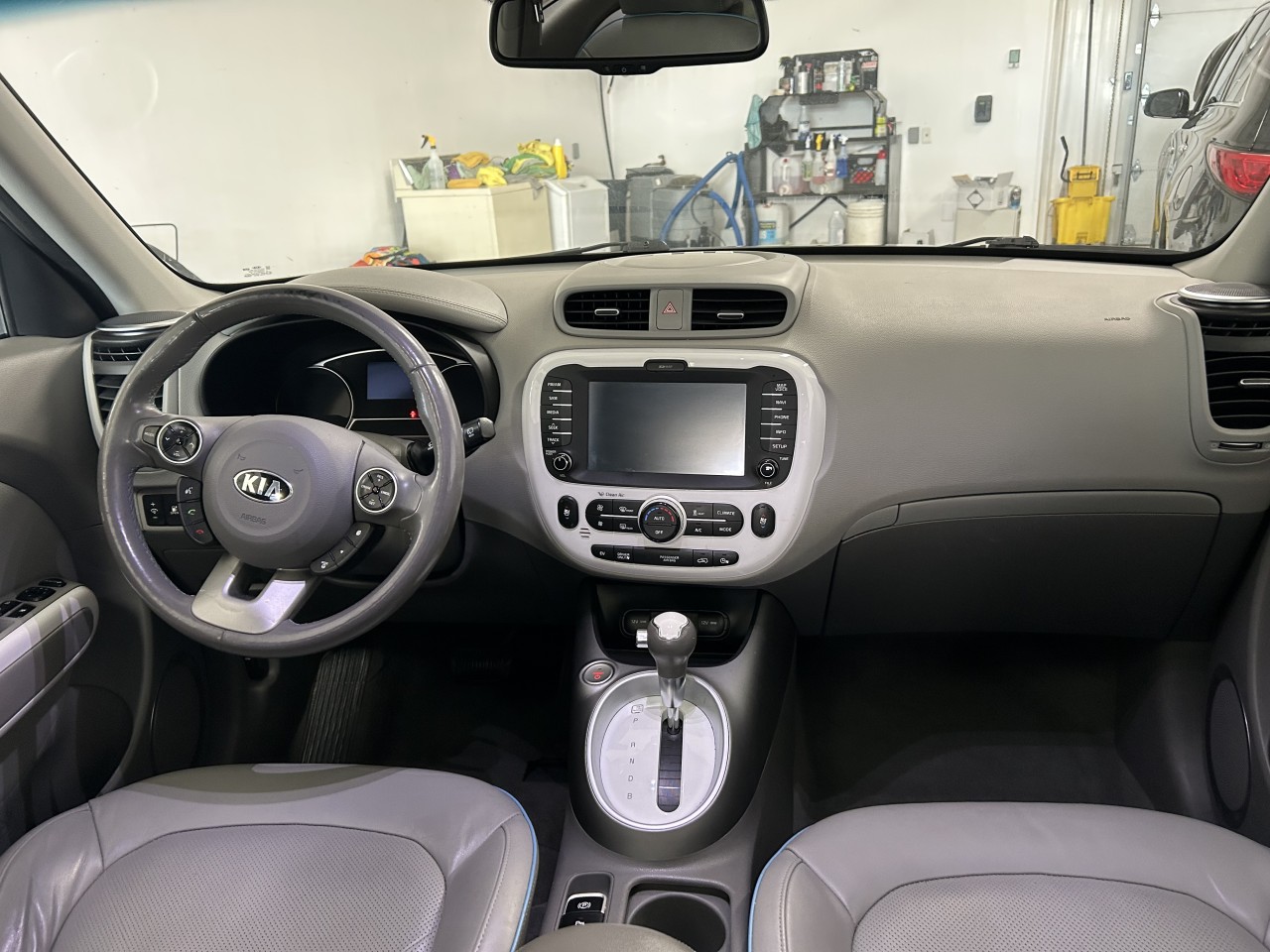 2016 Kia Soul EV - Image 16