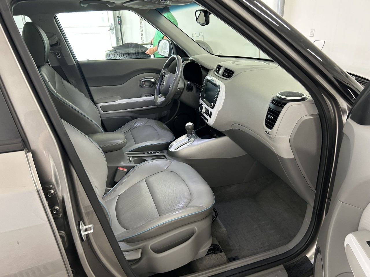 2016 Kia Soul EV - Image 17