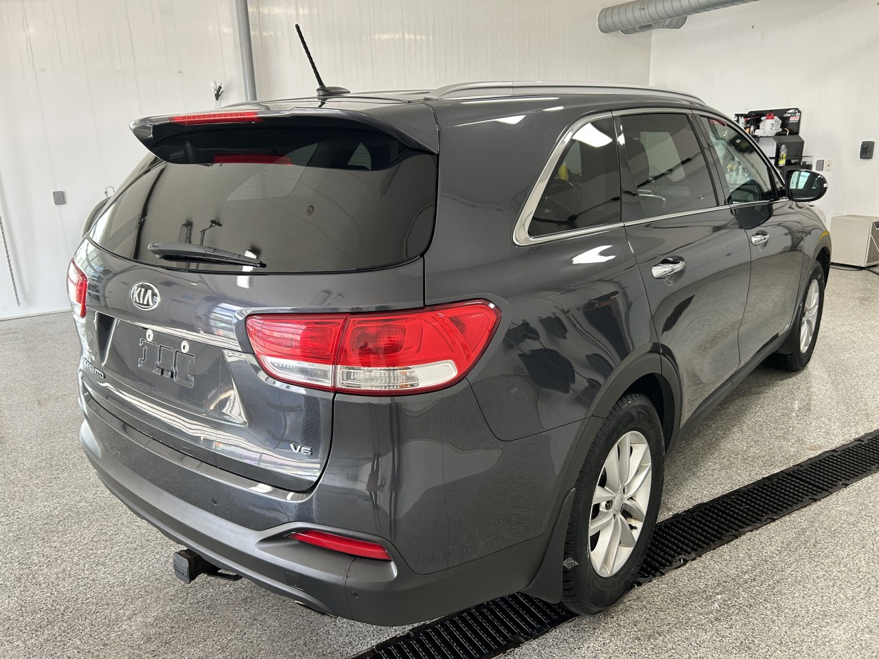 2016 Kia Sorento - Image 5